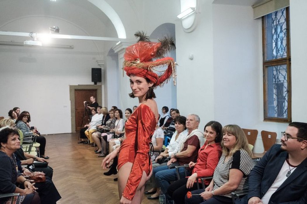 20181104184039-e8ed2c2d-me