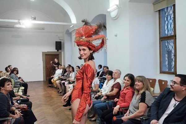 20181104184039-e8ed2c2d-me