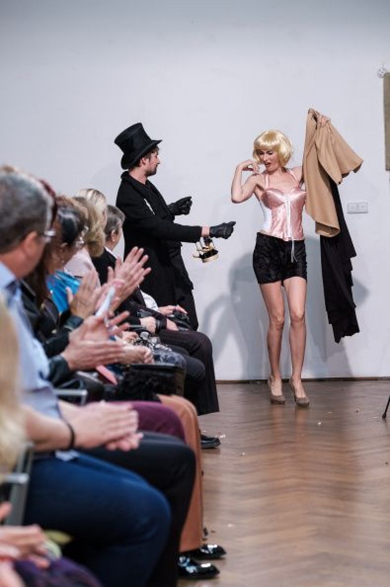 20191107221357-744996c0-me