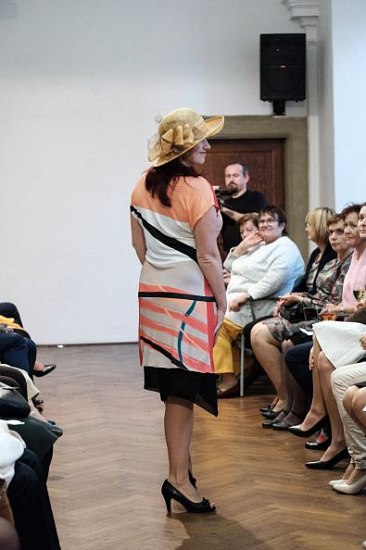 20181104174000-6fb87679-me