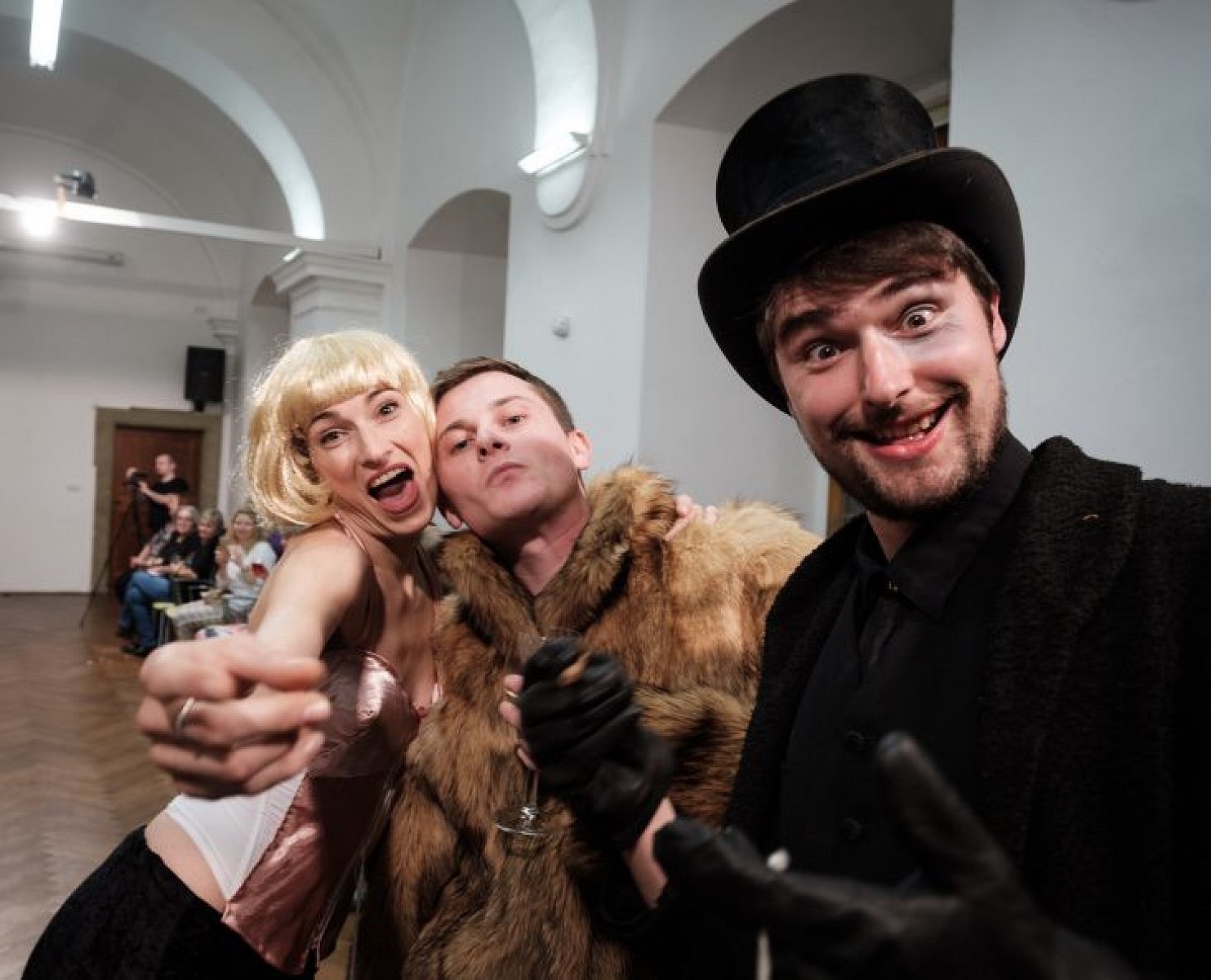 20191107221539-5c728c2b-me