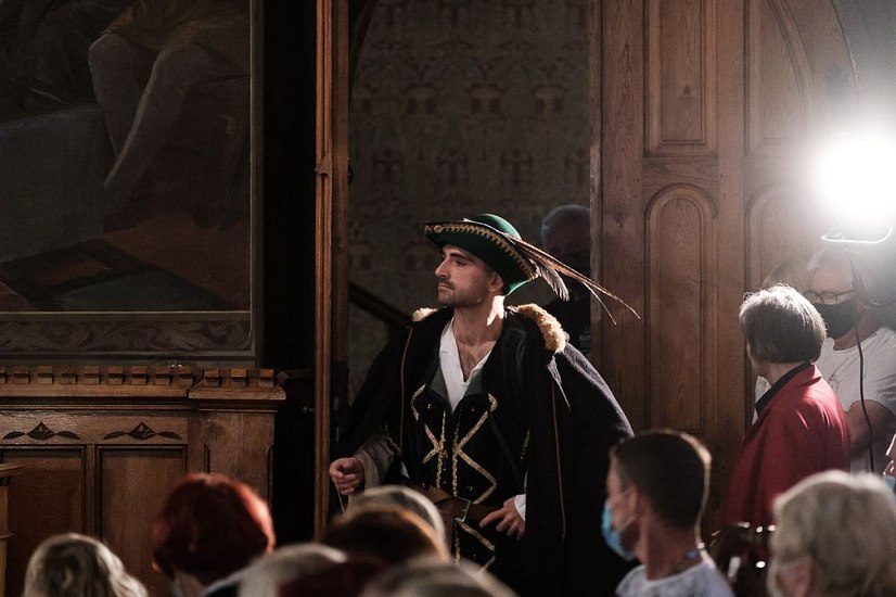 20201007130453-6e34b581-la