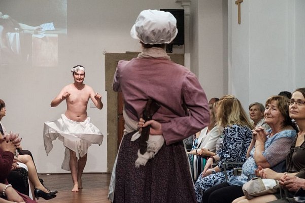 20181104165018-aad6a02b-me