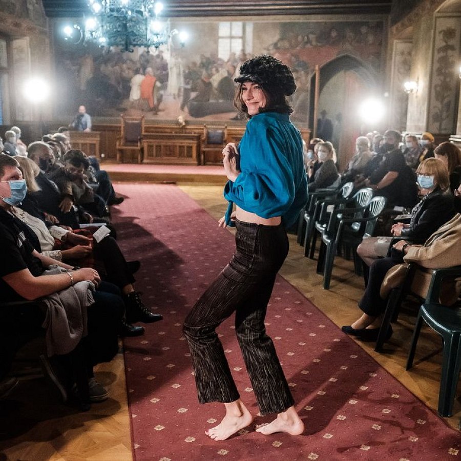 20201007132054-d49f2c9c-la