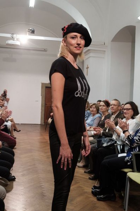 20181104162705-23aaedad-me