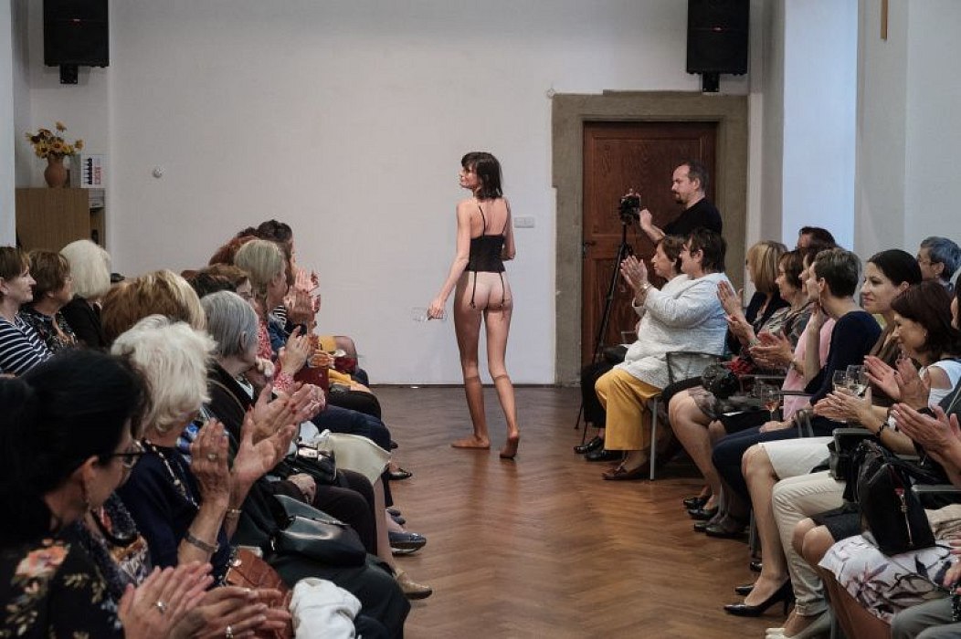 20181104180121-9fe75e06-me