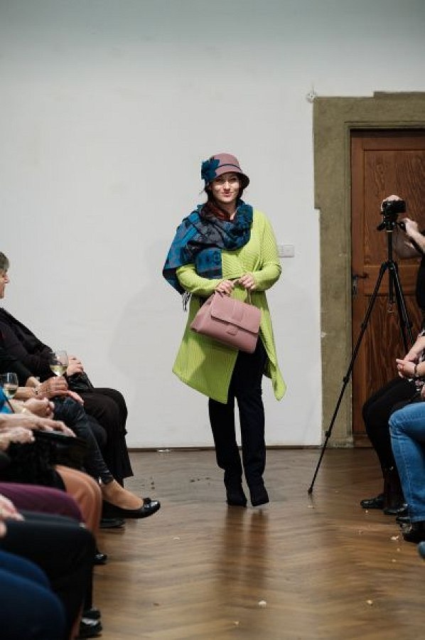 20191107215349-4380cd15-me