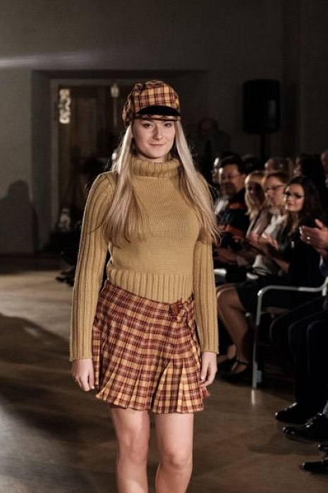 20181114191620-63fc7804-me