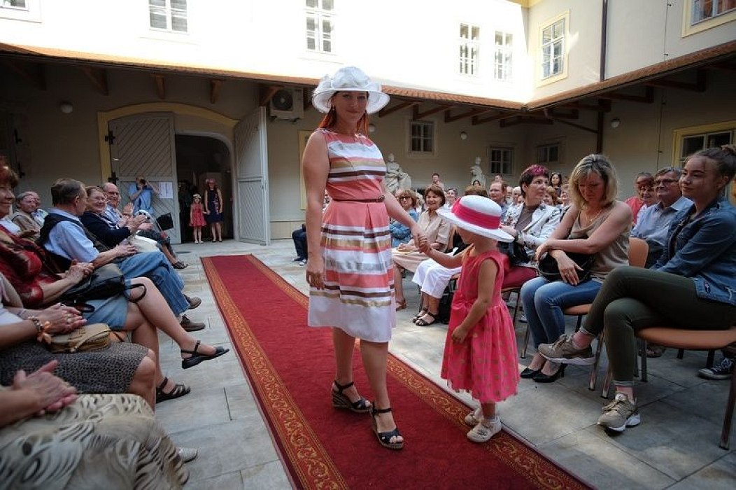 20170629215625-599f2a5c-me