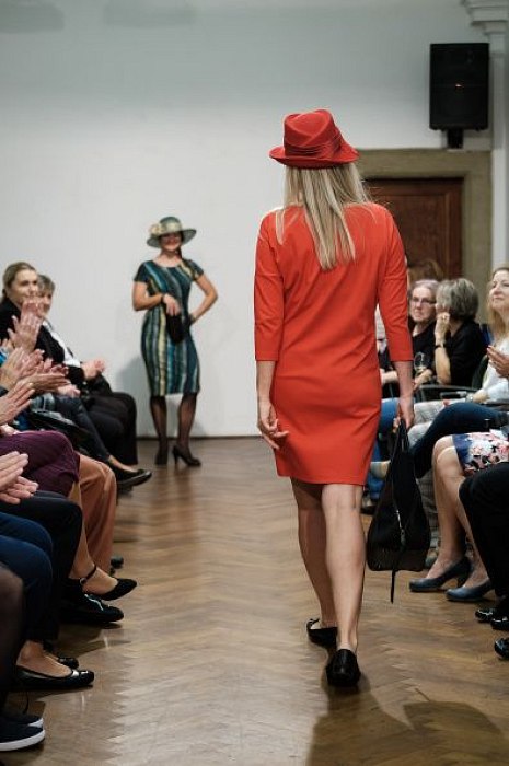 20191107213335-6e3aa5ee-me