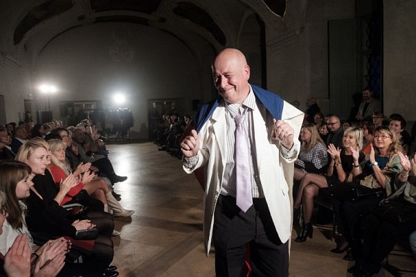 20181104195948-e4beecf7-me