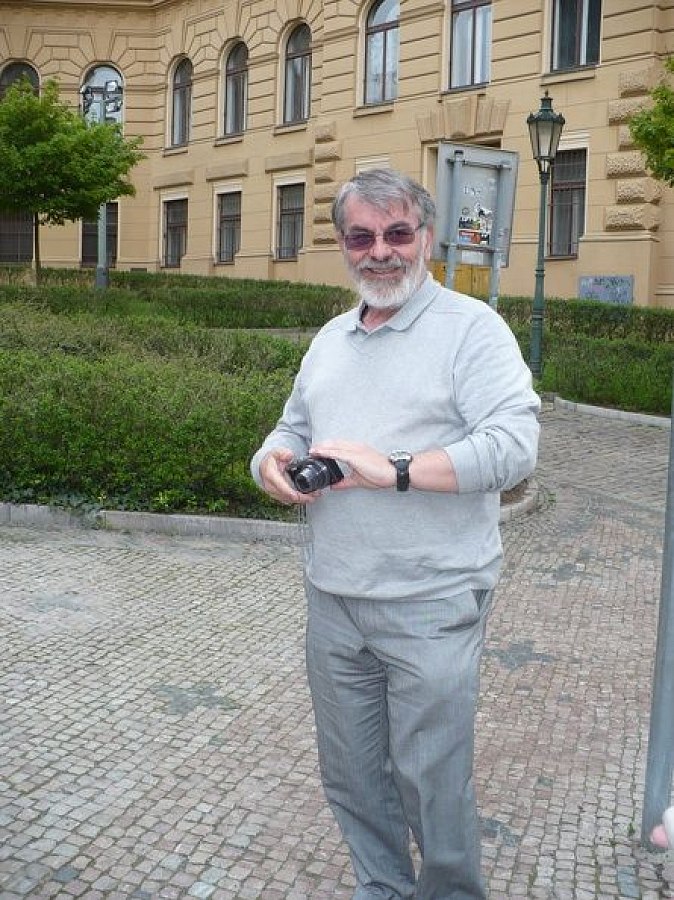 20160426234726-bb6d6976-me