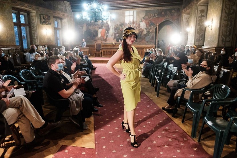 20201007010110-5b2b2214-la