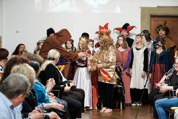 20191107214557-5b9c2bb3-me