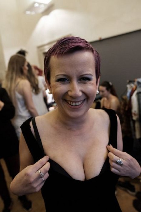 20181104192213-e3b0a049-me