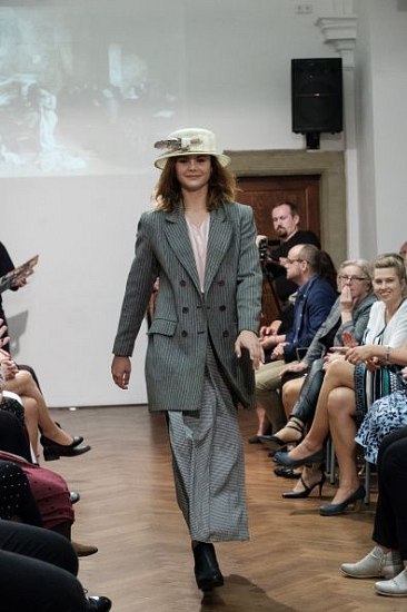 20181104164042-4c266ff9-me