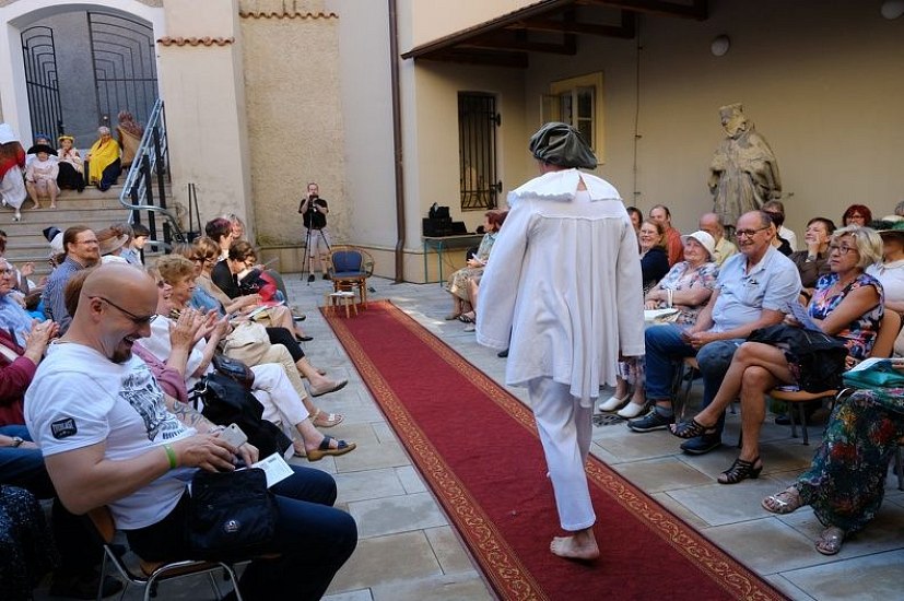 20170629232316-eb1fa7dd-me