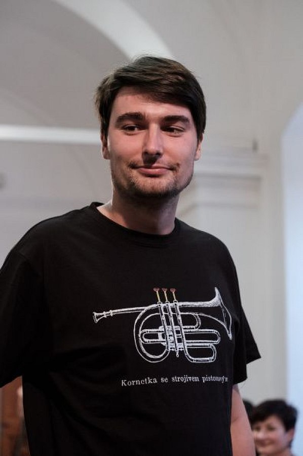 20181104174124-672552b8-me