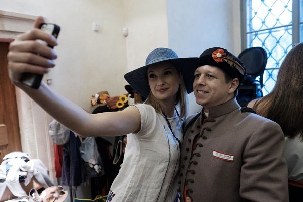 20181104192208-7b8b76c8-me