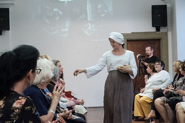 20181104181104-efa30abe-me