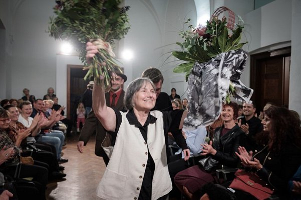 20191107224529-a87a15a6-me