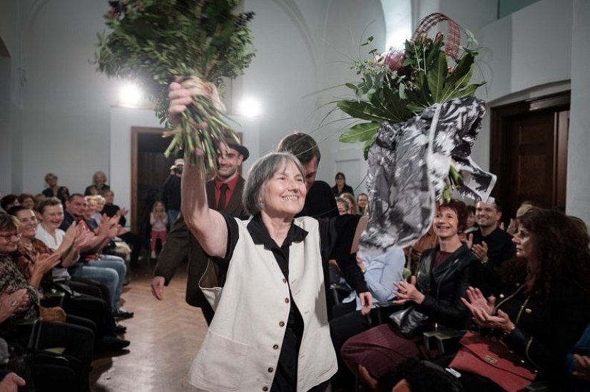 20191107224529-a87a15a6-me