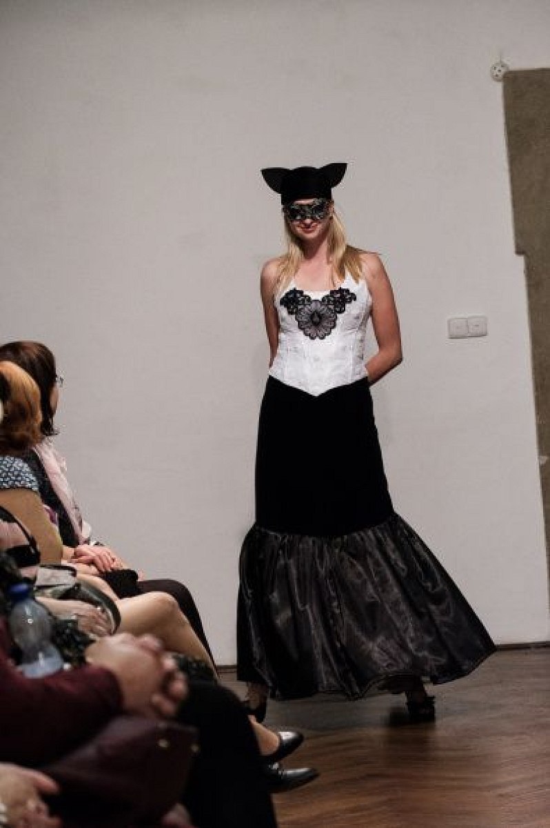 20181104170716-be2c8319-me