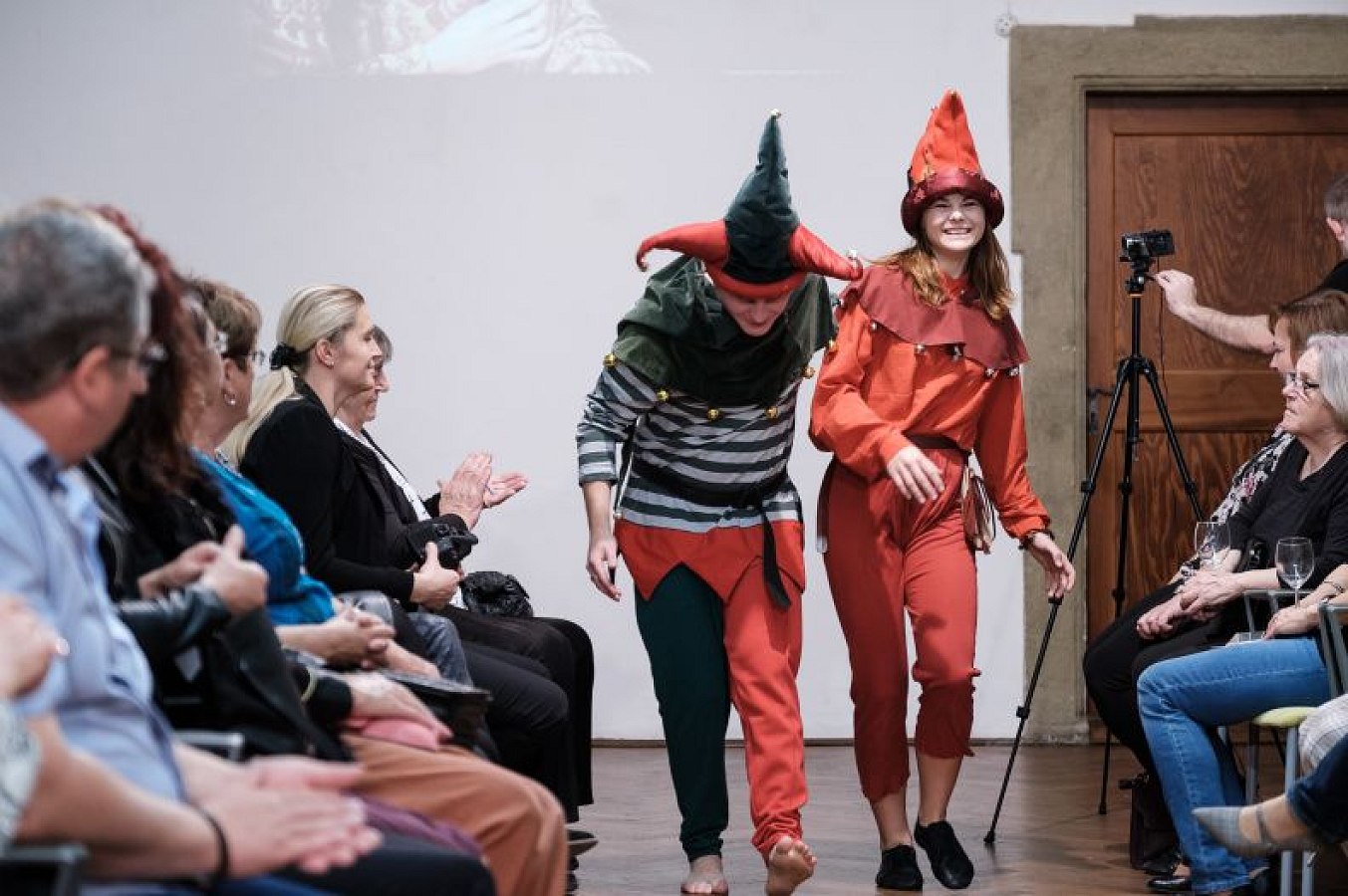 20191107214000-75db5478-me