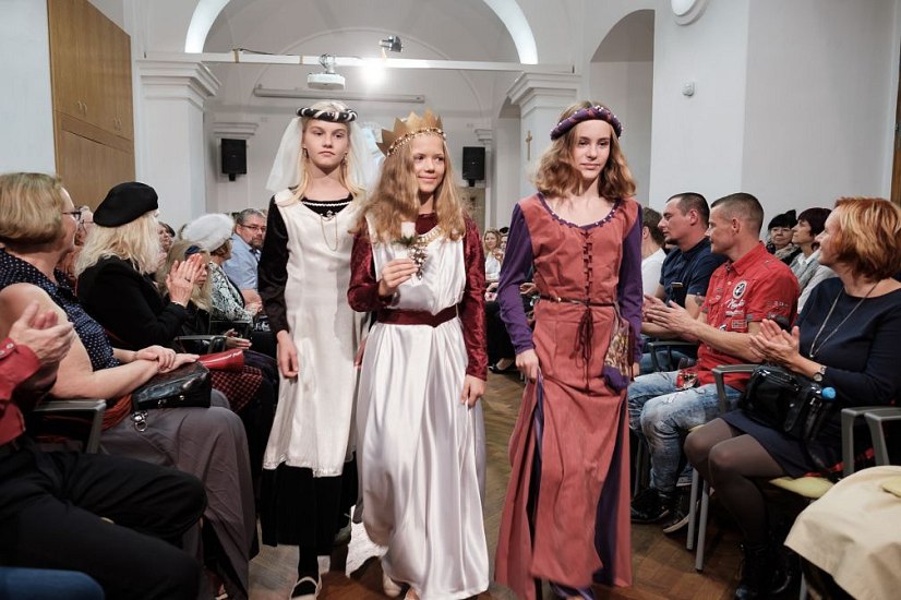 20191107214410-5a69b10a-la