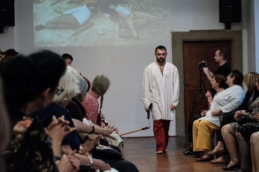 20181104181150-5d3d39cd-me