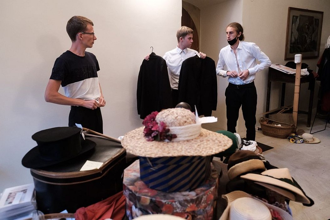 20201006230747-7e9d76ab-la