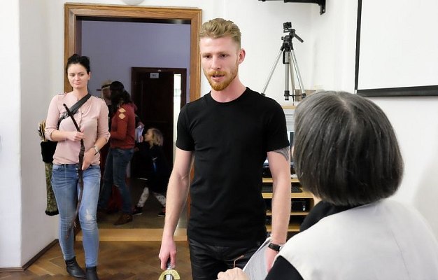 20170401164208-ff58562e-me