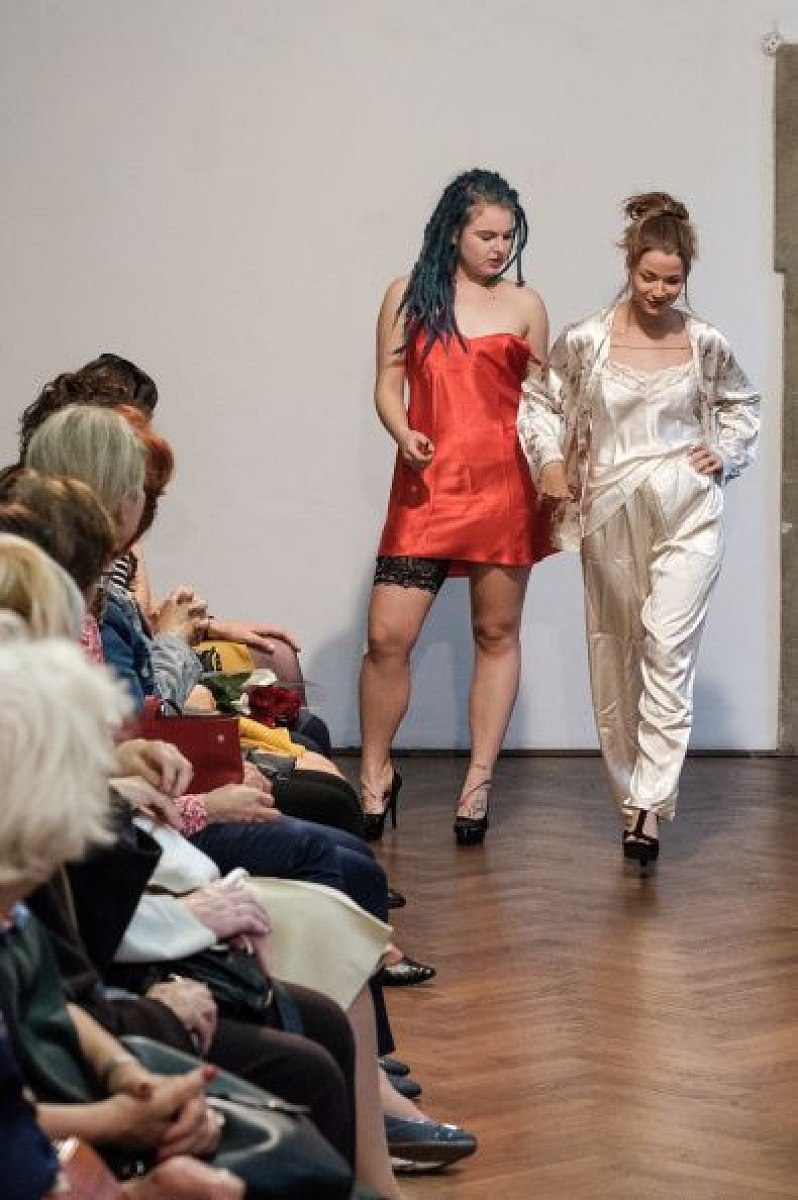 20181104180128-aed410bd-me