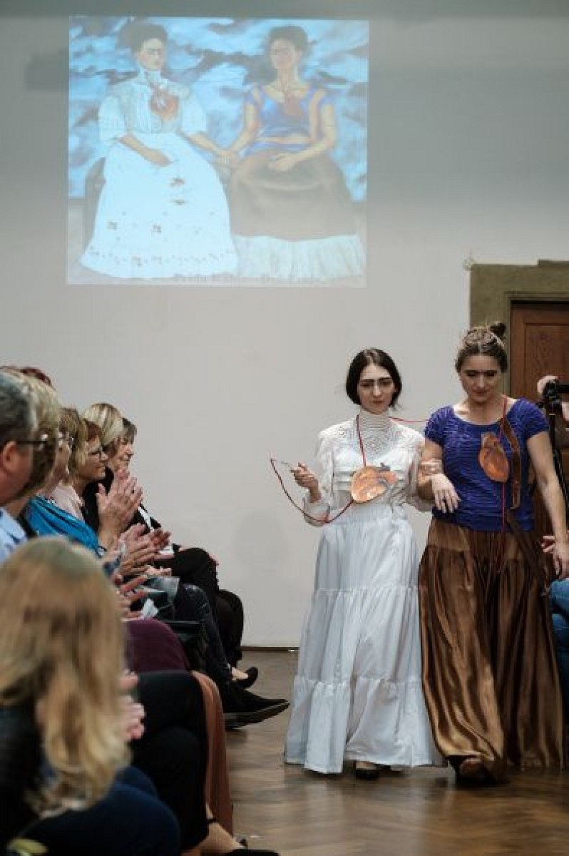 20191107223211-5aa1b572-me