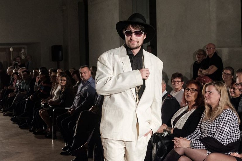 20181104195926-82148a7d-me