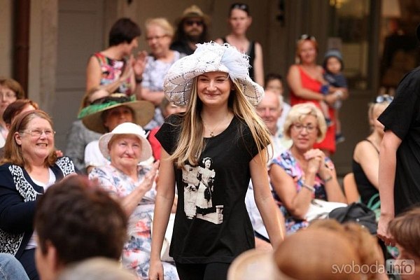 20170629215636-70b73a29-me