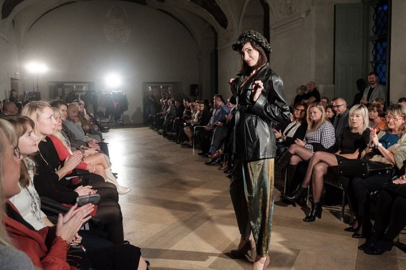 20181104195906-cc8dd905-me