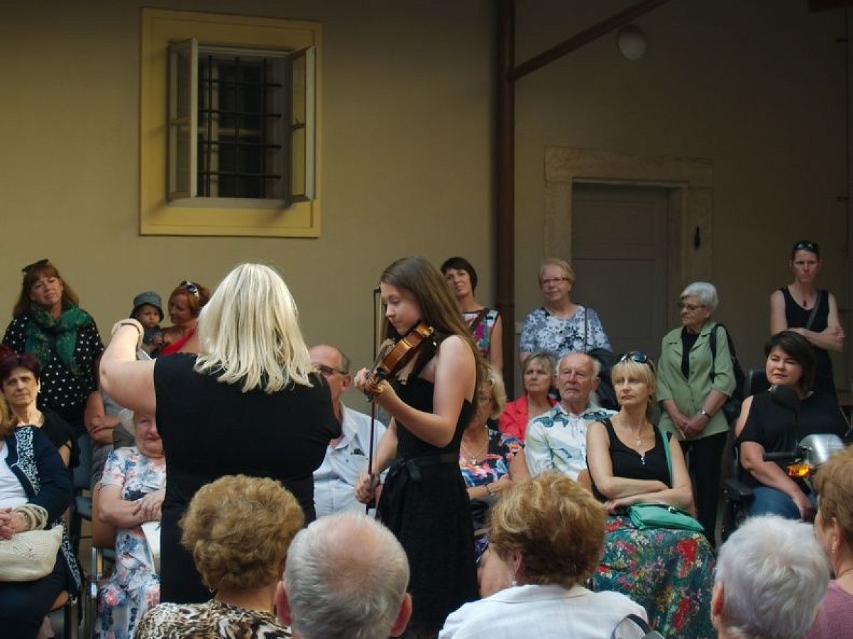 20170629230440-6305f8ee-me