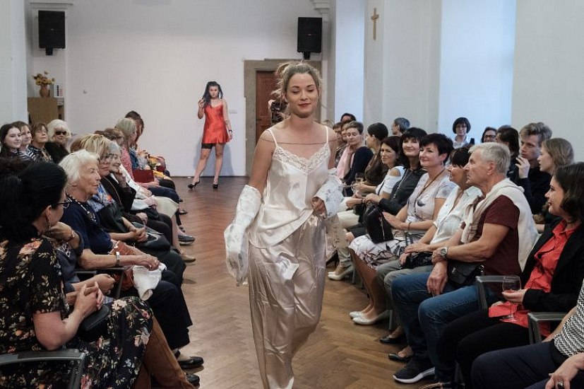 20181104180142-e2819f51-me