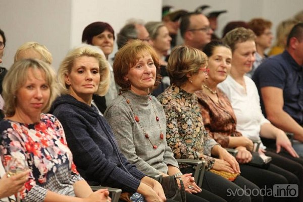 20191107230653-454b2982-me