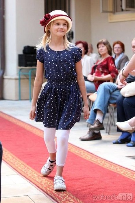 20170629215652-86bb5400-me