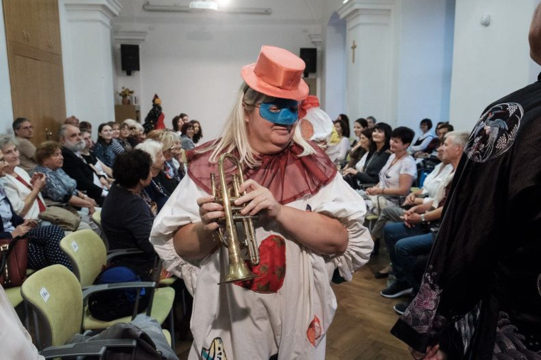 20181104183613-a09940ae-me