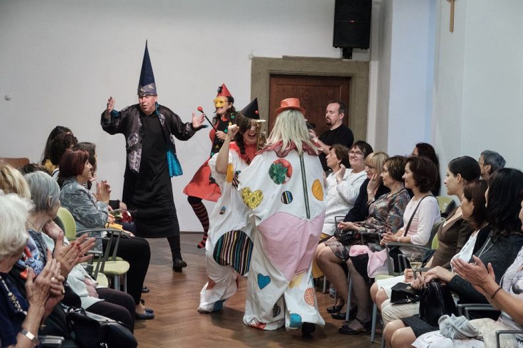 20181104183621-87bb1569-me