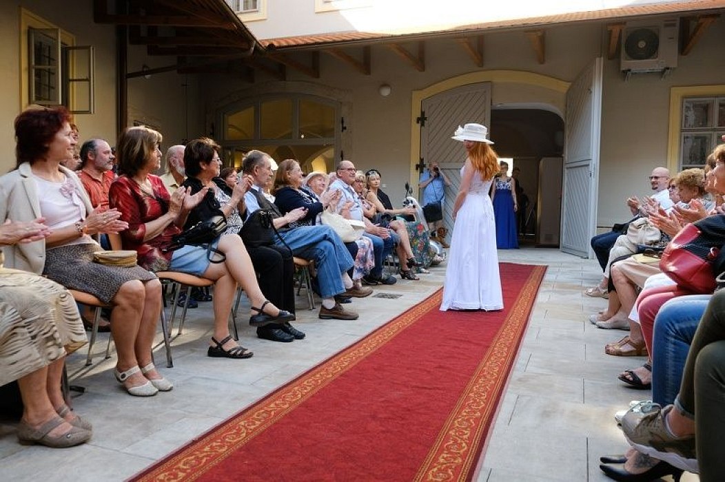 20170629231554-bc0f6b24-me