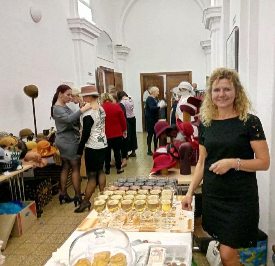 20191107230218-8c50ad29-la