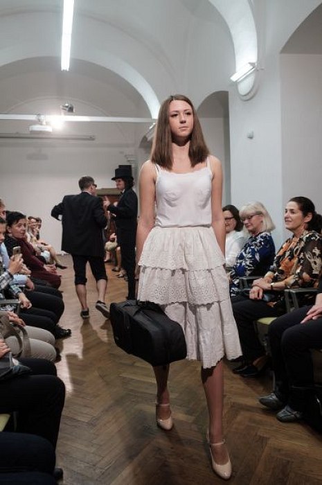 20181104163107-2f6a3296-me