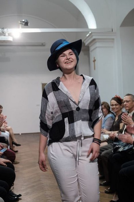 20181104163045-5c7d2e4c-me