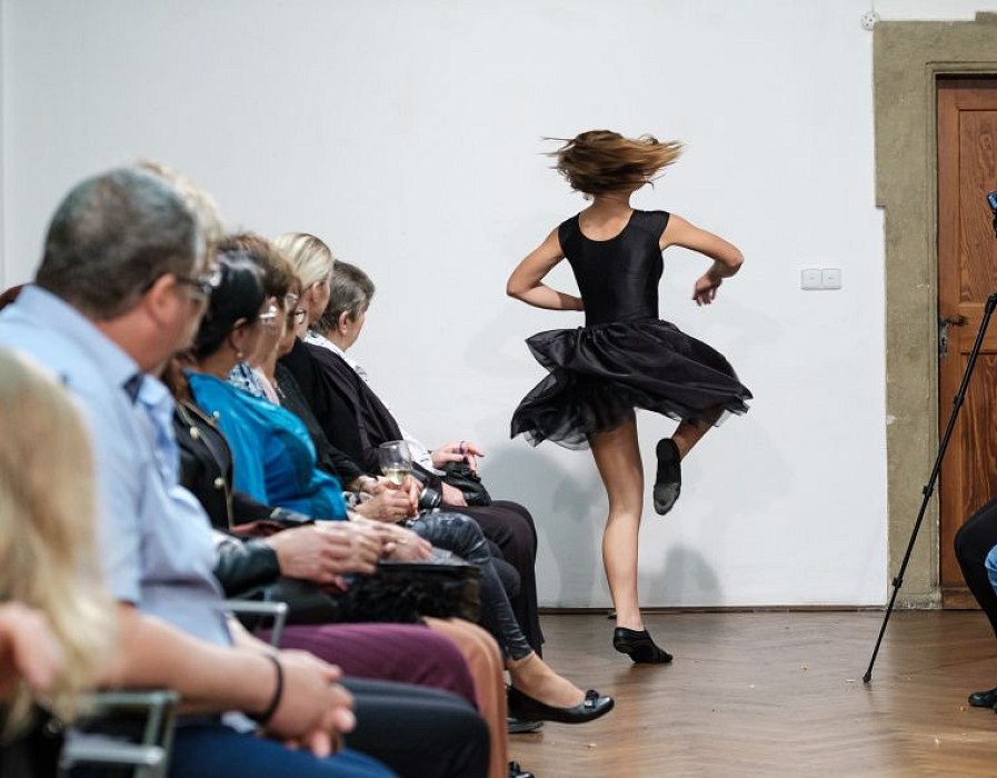 20191107221215-1526385c-me