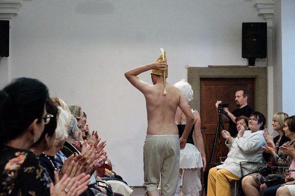 20181104175639-24d6ee73-me