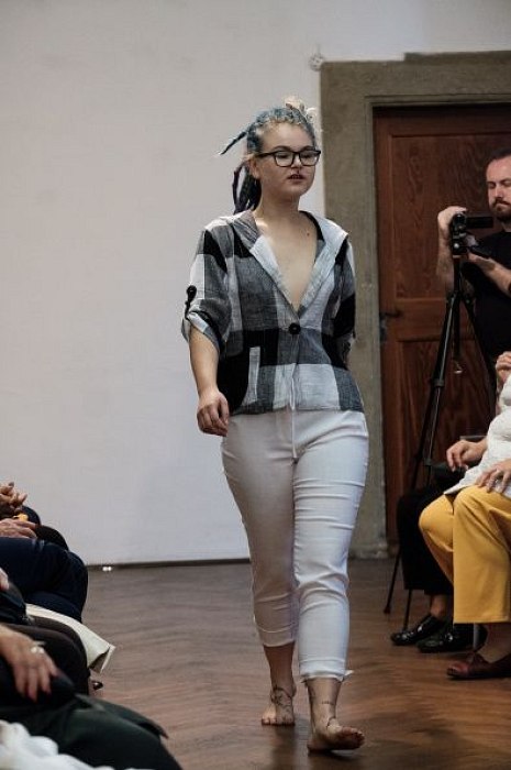 20181104174915-f803aa28-me